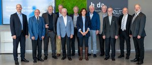 Haben kürzlich Ihr Diamantenes Diplom für 60 Jahre Studienabschluss erhalten: neun Alumni aus dem Maschinenbau.